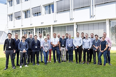 Gruppenfoto: Das Projektkonsortium aus den Partnerorganisationen Wien Energie, GIG Karasek GmbH, ENRAG GmbH, Montanuniversität Leoben, Universität Innsbruck, NOVAPECC GmbH und der Technischen Universität Wien traf sich in Aurolzmünster 